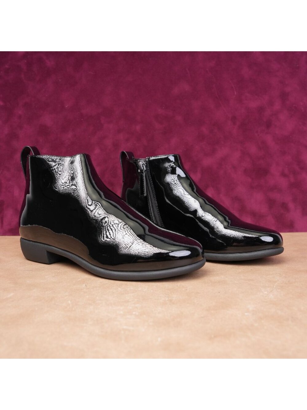 Aerosoles Women Spencer Black Faux Patent Leather Zip Low Ankle Boots sz 6.5